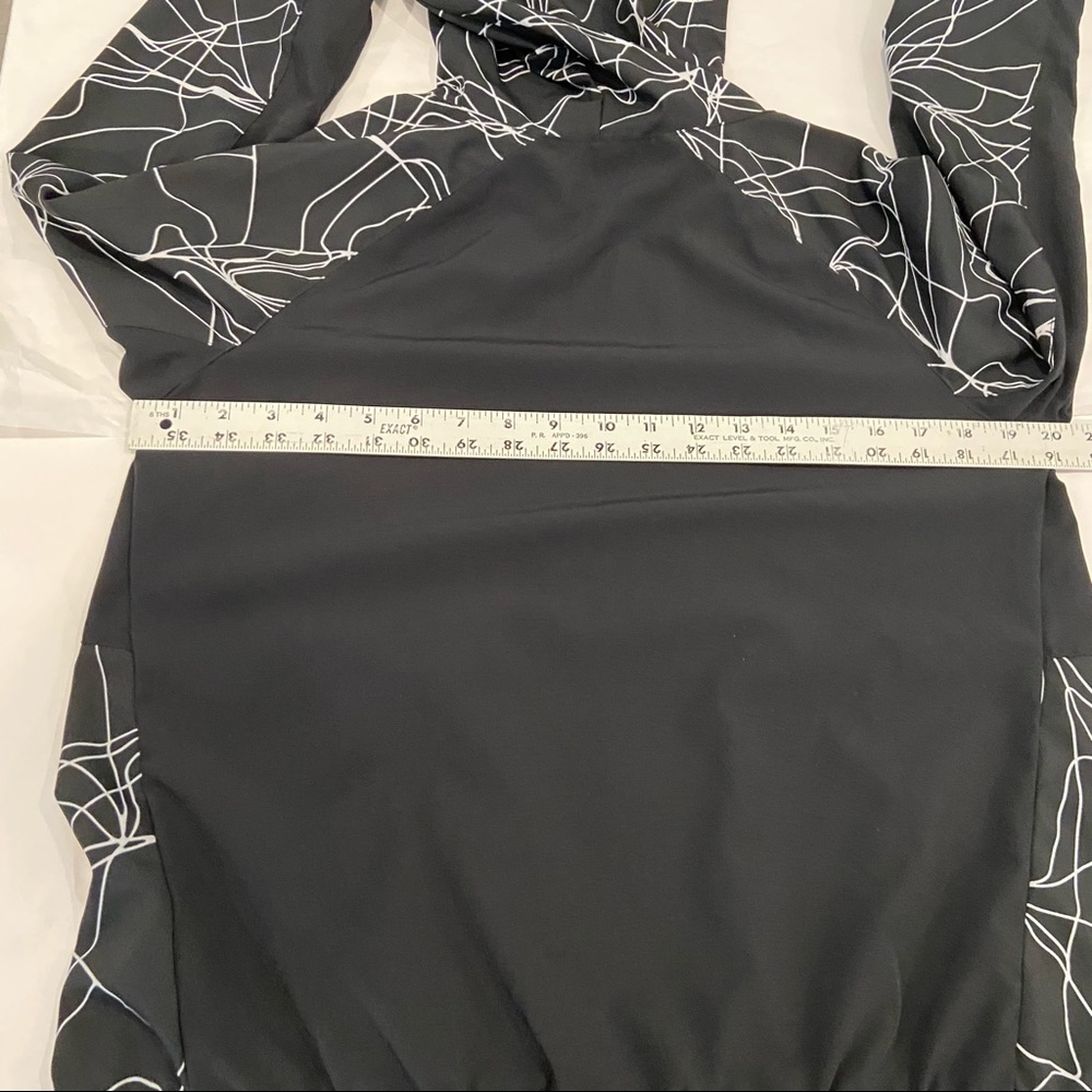 Fabletics Jaie Transitional Windbreaker. Hooded. - image 8